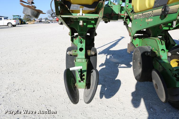 image for item DC3610 1996 John Deere 1760 no-till planter