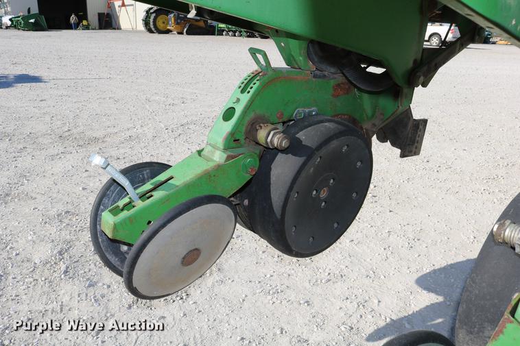 image for item DC3610 1996 John Deere 1760 no-till planter