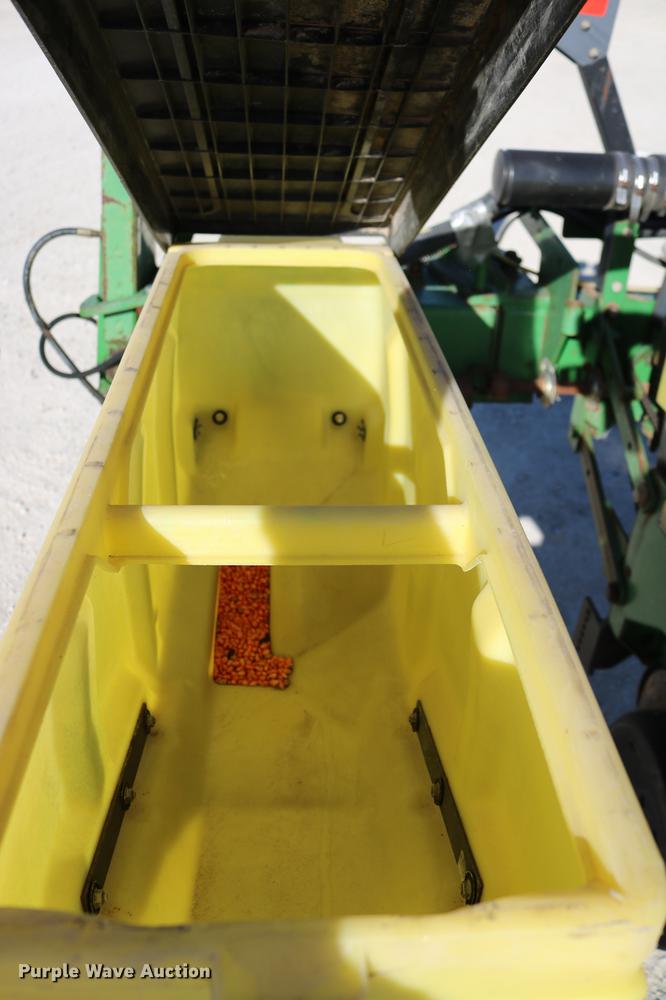 image for item DC3610 1996 John Deere 1760 no-till planter