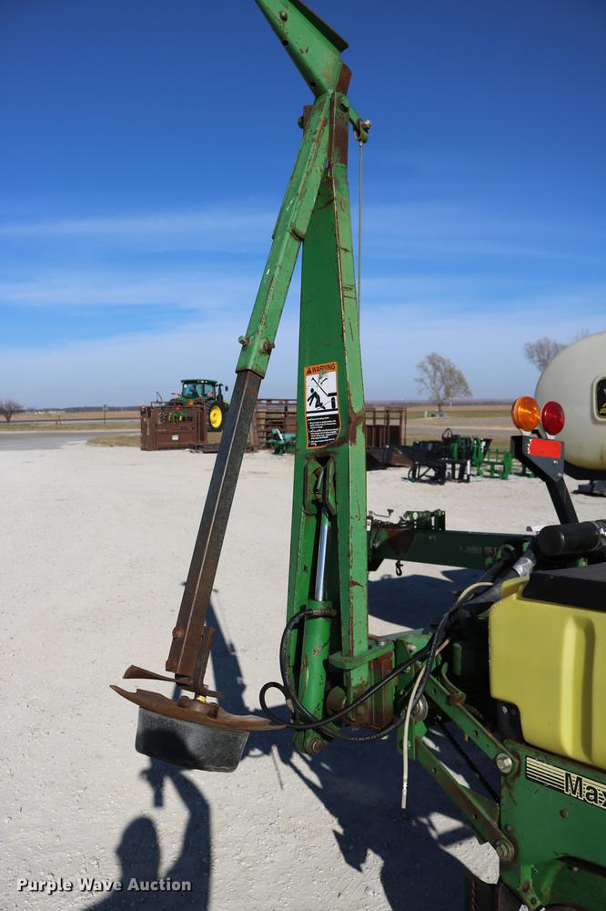 image for item DC3610 1996 John Deere 1760 no-till planter