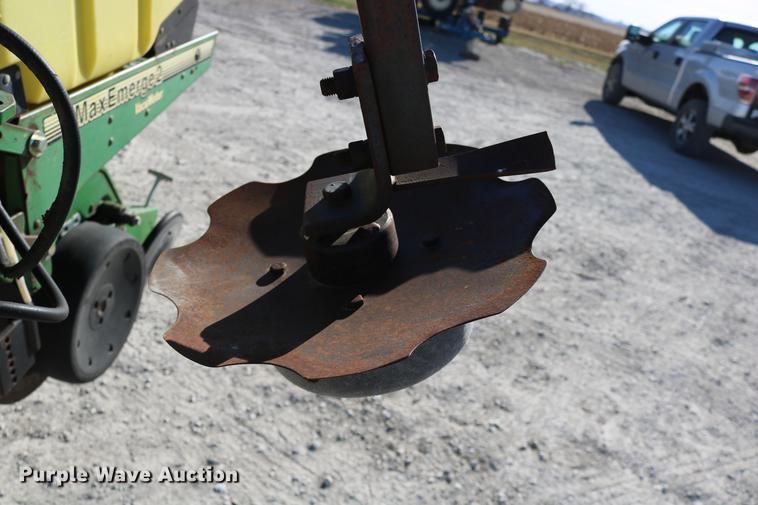 image for item DC3610 1996 John Deere 1760 no-till planter