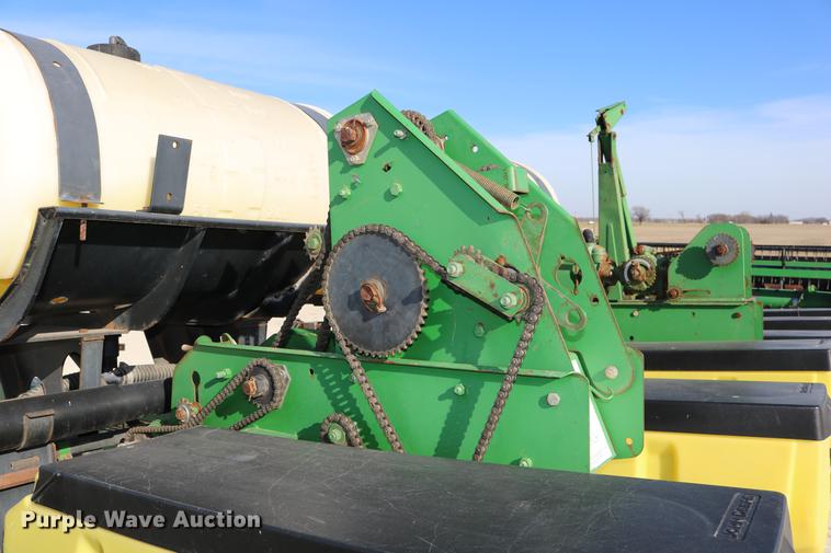 image for item DC3610 1996 John Deere 1760 no-till planter