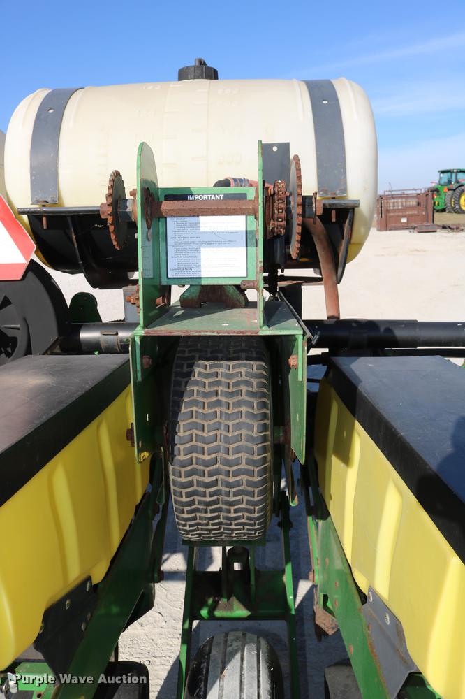 image for item DC3610 1996 John Deere 1760 no-till planter