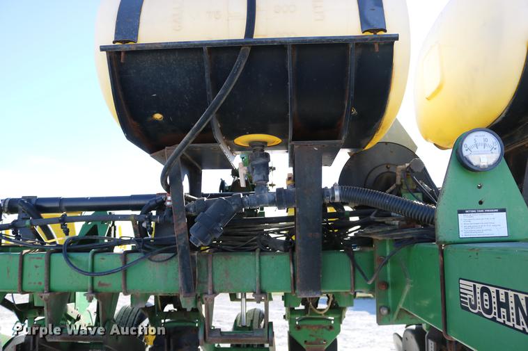 image for item DC3610 1996 John Deere 1760 no-till planter
