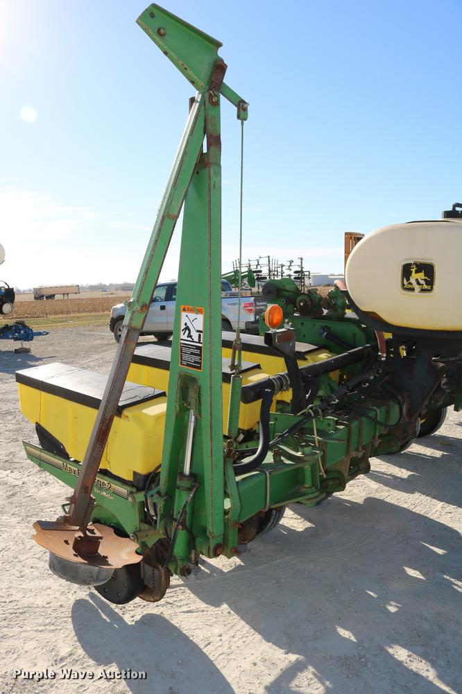image for item DC3610 1996 John Deere 1760 no-till planter