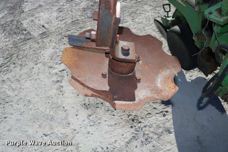 image for item DC3610 1996 John Deere 1760 no-till planter