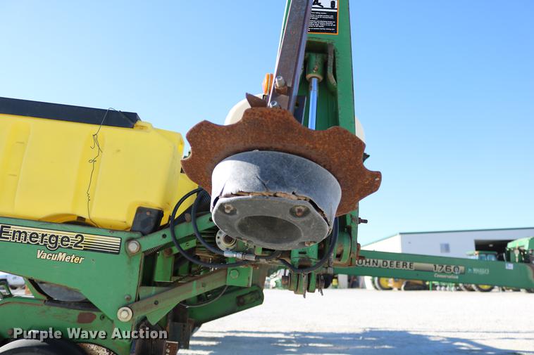 image for item DC3610 1996 John Deere 1760 no-till planter