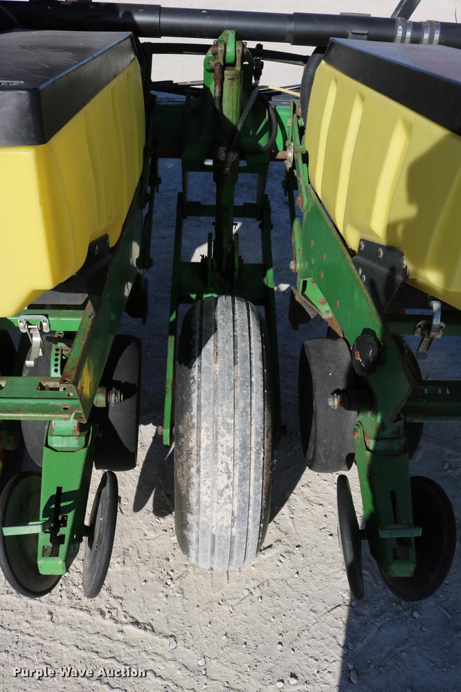 image for item DC3610 1996 John Deere 1760 no-till planter