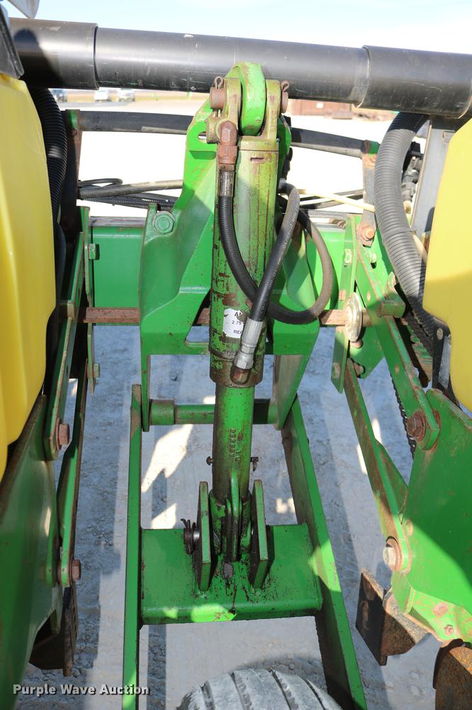 image for item DC3610 1996 John Deere 1760 no-till planter