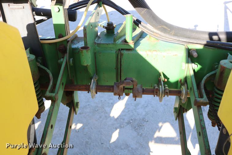 image for item DC3610 1996 John Deere 1760 no-till planter