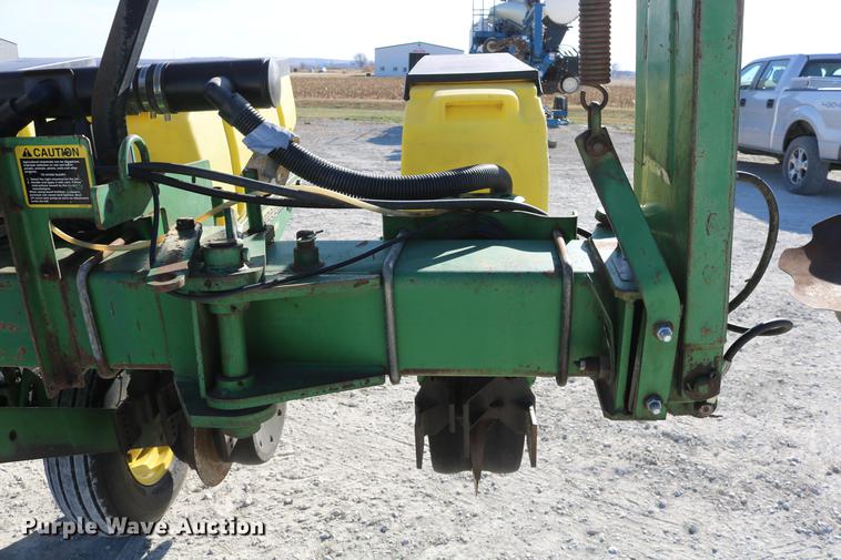 image for item DC3610 1996 John Deere 1760 no-till planter