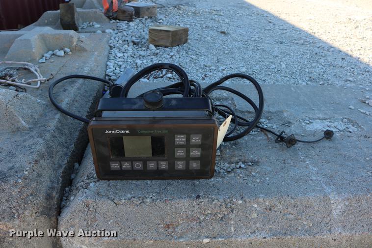 image for item DC3610 1996 John Deere 1760 no-till planter