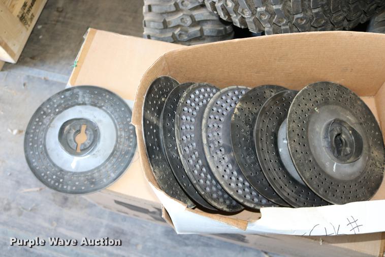 image for item DC3610 1996 John Deere 1760 no-till planter