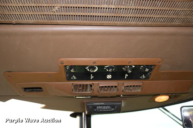 image for item DC3612 1988 John Deere 4050 tractor