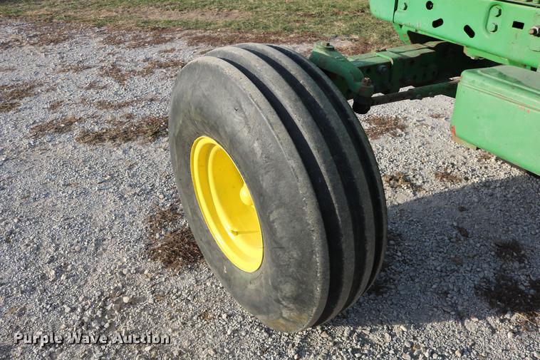 image for item DC3612 1988 John Deere 4050 tractor