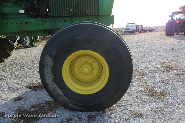 image for item DC3612 1988 John Deere 4050 tractor