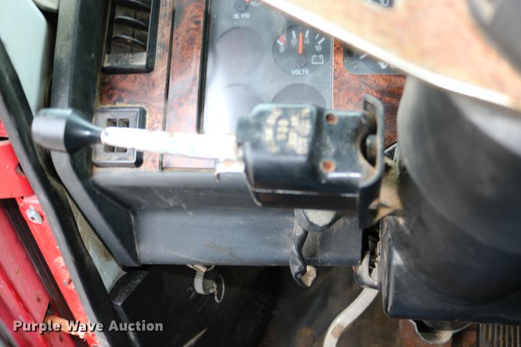 image for item DC3683 2000 Volvo WG fertilizer truck