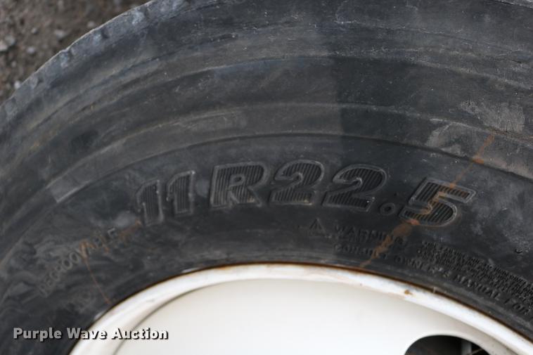 image for item DC3683 2000 Volvo WG fertilizer truck