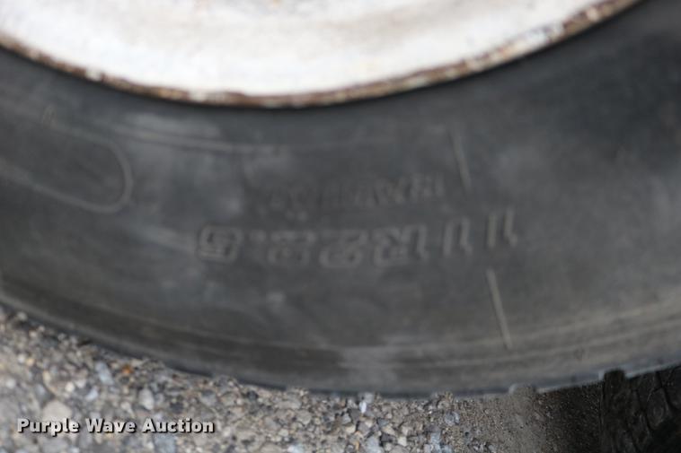 image for item DC3683 2000 Volvo WG fertilizer truck