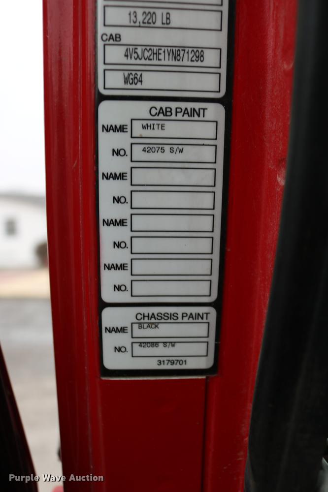 image for item DC3683 2000 Volvo WG fertilizer truck