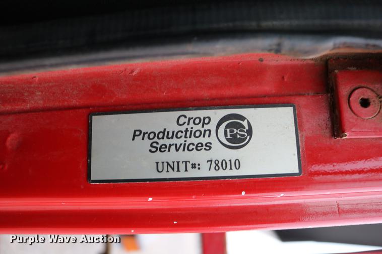 image for item DC3683 2000 Volvo WG fertilizer truck