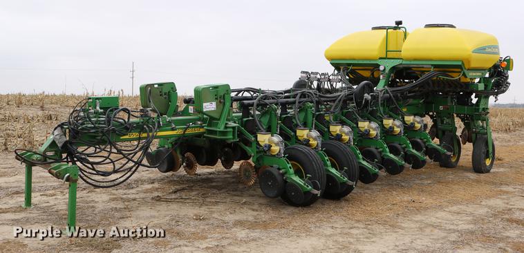 image for item DC3699 2011 John Deere 1770NT no-till planter