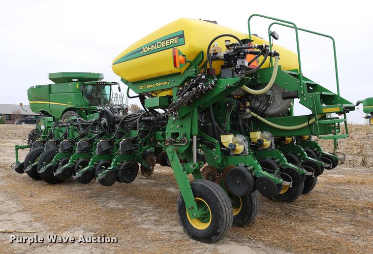 image for item DC3699 2011 John Deere 1770NT no-till planter
