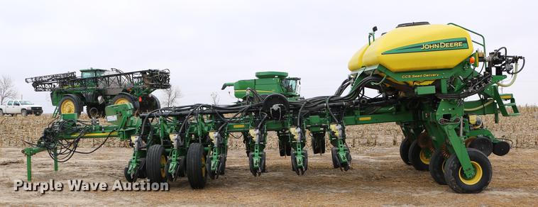 image for item DC3699 2011 John Deere 1770NT no-till planter
