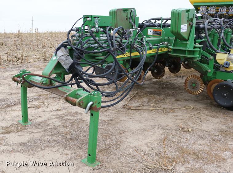 image for item DC3699 2011 John Deere 1770NT no-till planter