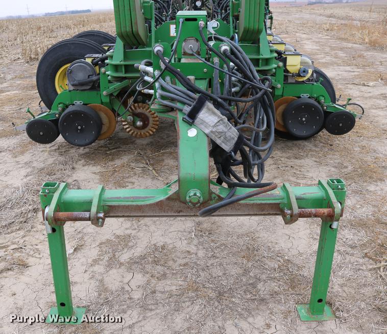 image for item DC3699 2011 John Deere 1770NT no-till planter