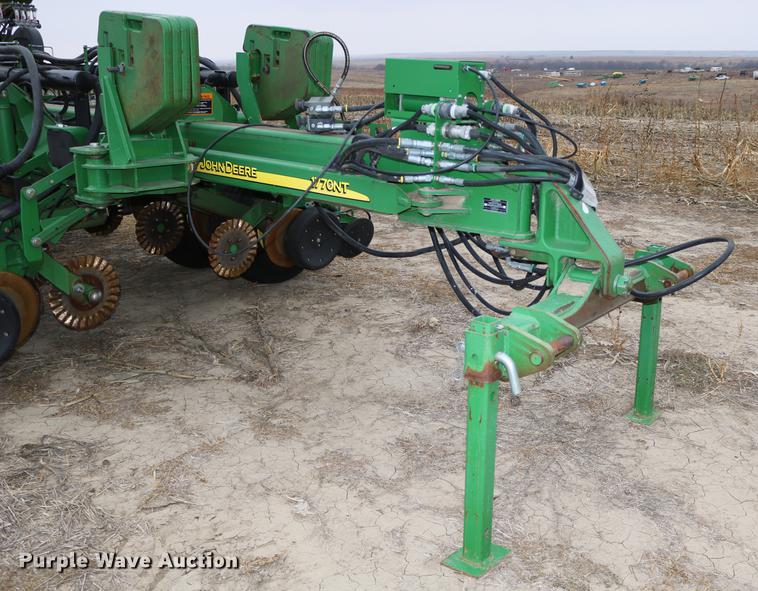 image for item DC3699 2011 John Deere 1770NT no-till planter