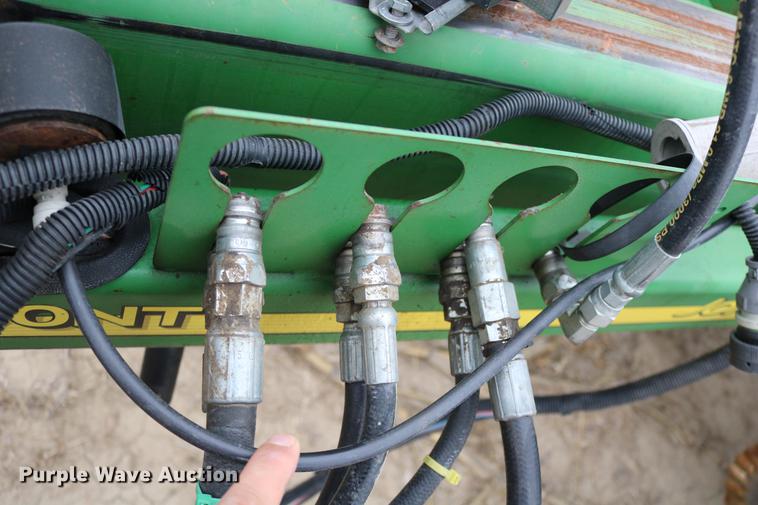 image for item DC3699 2011 John Deere 1770NT no-till planter