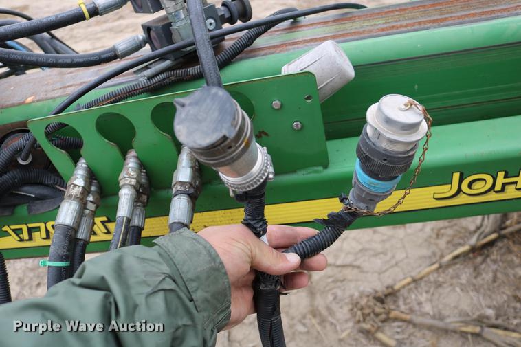 image for item DC3699 2011 John Deere 1770NT no-till planter