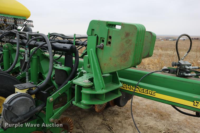 image for item DC3699 2011 John Deere 1770NT no-till planter