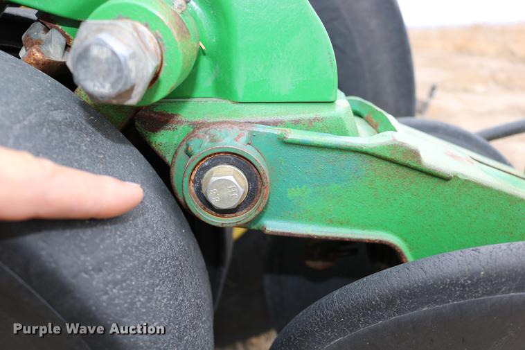 image for item DC3699 2011 John Deere 1770NT no-till planter