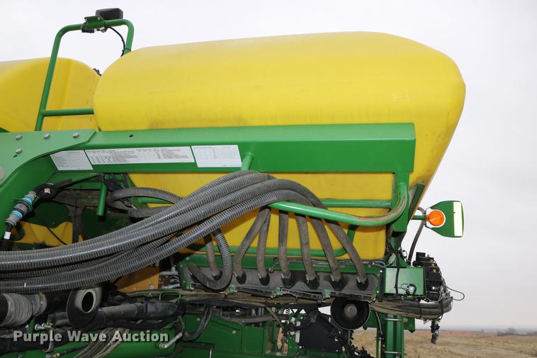 image for item DC3699 2011 John Deere 1770NT no-till planter