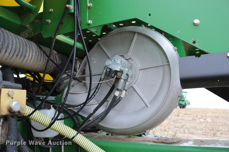 image for item DC3699 2011 John Deere 1770NT no-till planter