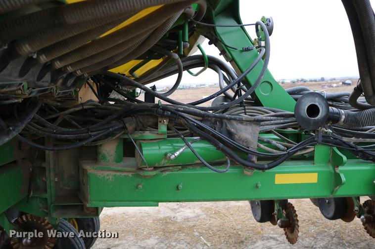 image for item DC3699 2011 John Deere 1770NT no-till planter