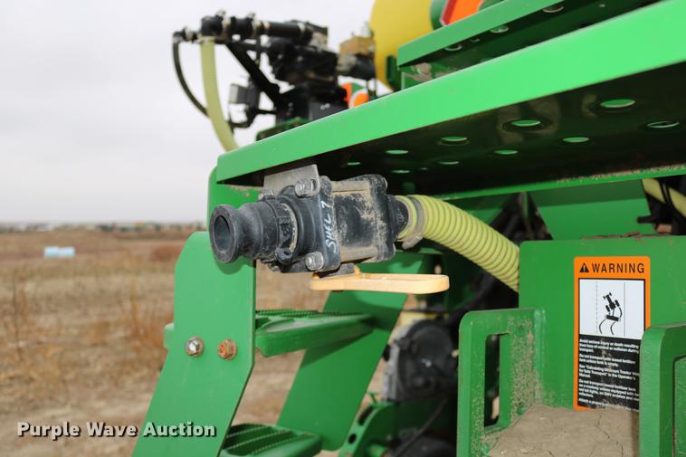 image for item DC3699 2011 John Deere 1770NT no-till planter