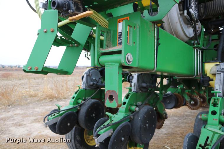 image for item DC3699 2011 John Deere 1770NT no-till planter