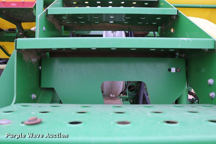 image for item DC3699 2011 John Deere 1770NT no-till planter