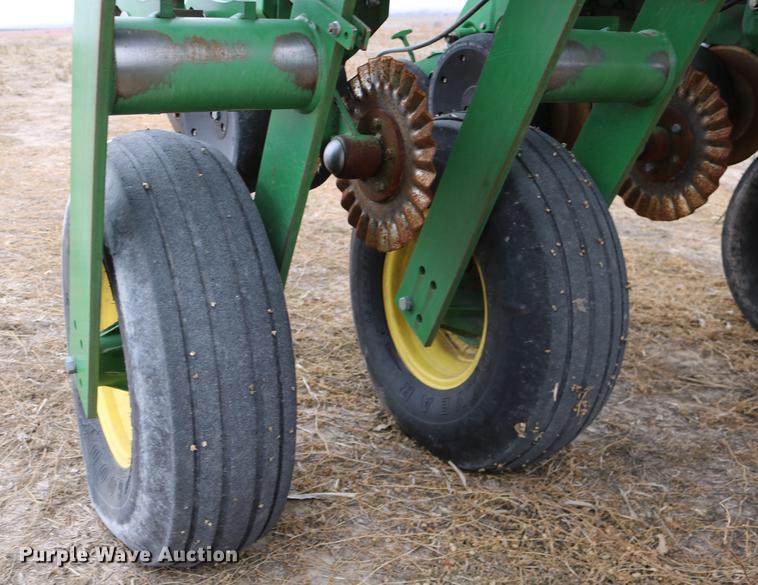 image for item DC3699 2011 John Deere 1770NT no-till planter