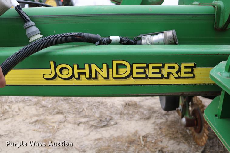 image for item DC3699 2011 John Deere 1770NT no-till planter