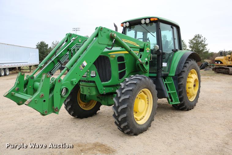 image for item DC3717 2009 John Deere 7230 Premium MFWD tractor