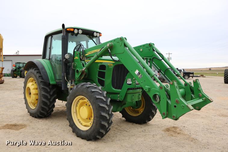 image for item DC3717 2009 John Deere 7230 Premium MFWD tractor