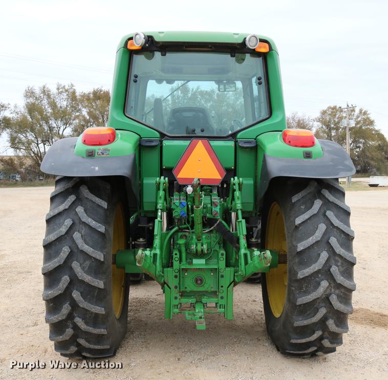 image for item DC3717 2009 John Deere 7230 Premium MFWD tractor