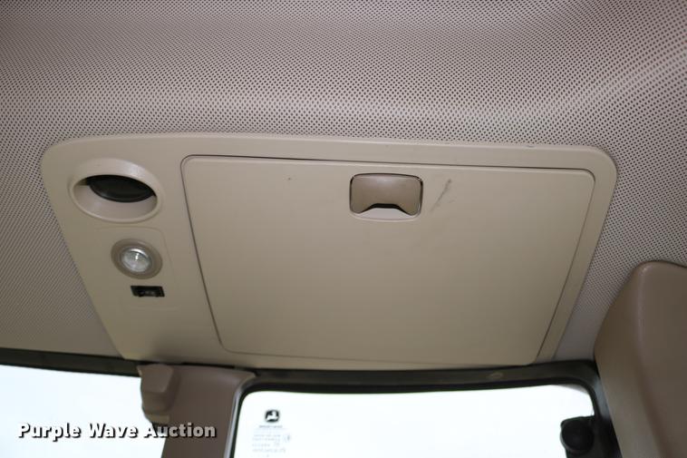 image for item DC3717 2009 John Deere 7230 Premium MFWD tractor