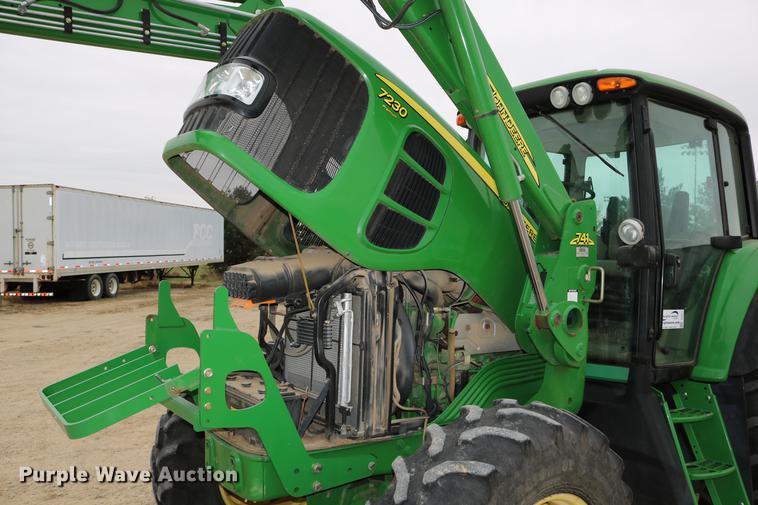 image for item DC3717 2009 John Deere 7230 Premium MFWD tractor