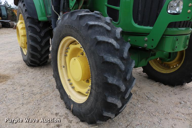 image for item DC3717 2009 John Deere 7230 Premium MFWD tractor