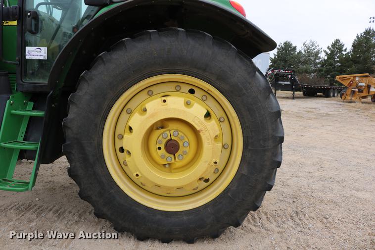 image for item DC3717 2009 John Deere 7230 Premium MFWD tractor